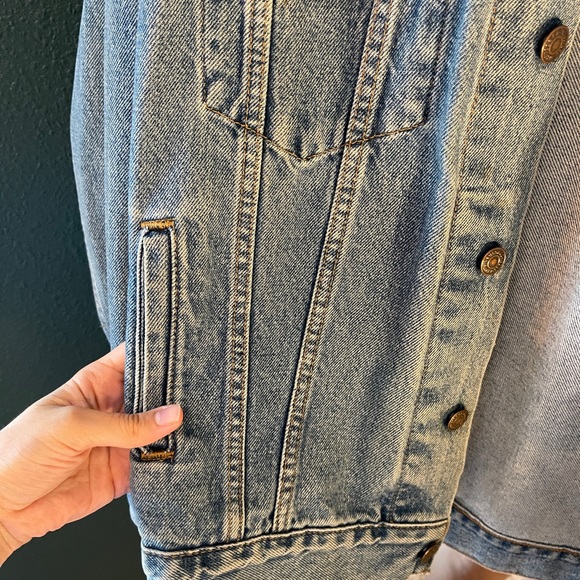 Levi’s denim trucker jacket size medium - Picture 4 of 7